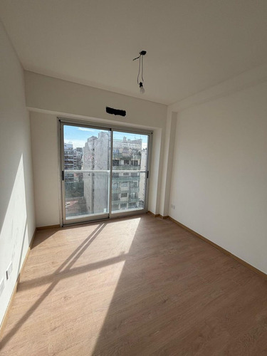 Venta 3 Ambientes Con Balcón Terraza Almagro