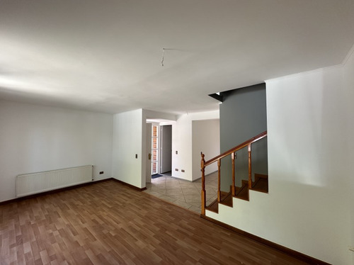 Casa En Arrienda 4 Dormitorios Santa Rosa De Huechuraba