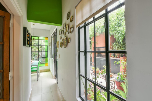 Casa De 3 Dormitorios Con Parrillero Terraza Patio Y Jardín Centro Echesortu