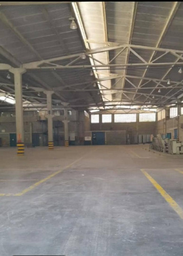 #1700 Galpón De 8.000 + 5.000 M2 De Patio, Ubicado En Zona Industrial De Guatire.