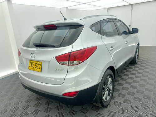 Imagen 11 de 25 de Hyundai Tucson Ix35 Gl 2.0 Mecanico