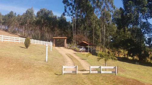 Ótima Chácara Em Cruzília , No Sul De Minas , Com 30 Mil M2, Excelente , Casa Principal , Casa Menor , Toda Cercada , 4klm Da Cidade. - 812