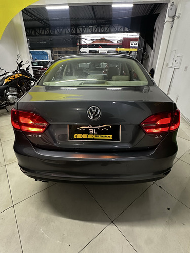 Volkswagen Jetta 2.0 COMFORTLINE FLEX 4P TIPTRONIC