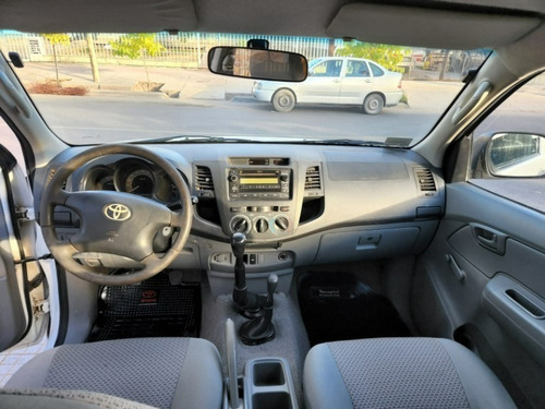 Imagen 11 de 17 de Toyota Hilux 2.5 C/d 4x4 Td Dx