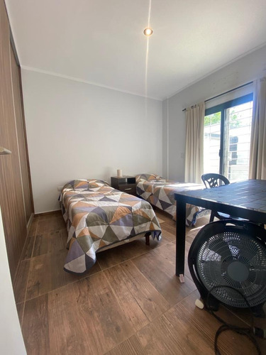Imagen 13 de 24 de Departamento De Dos Dormitorios Centrico Con Cochera Y Pileta