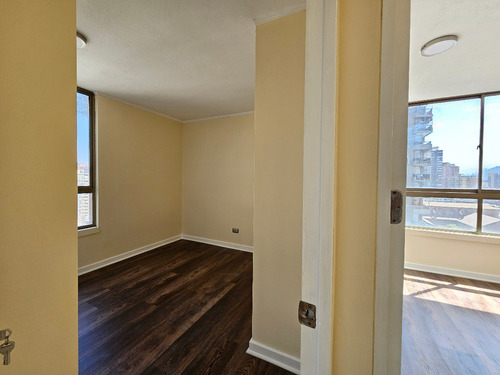 Depto 74 M², Carmen 297 Esquina Marin, Santiago Centro