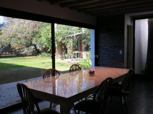 Casa De 3 Dormitorios En Solanas, Punta Ballena- Ref: 2010