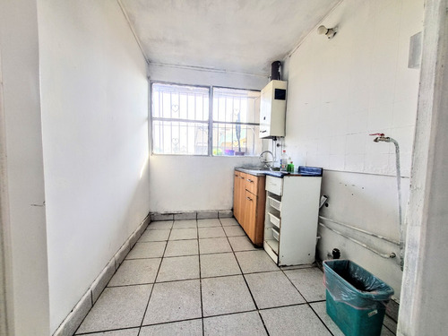 Depto Grande 64m2, 4 Dormitorios, Las Rejas/5 De Abril