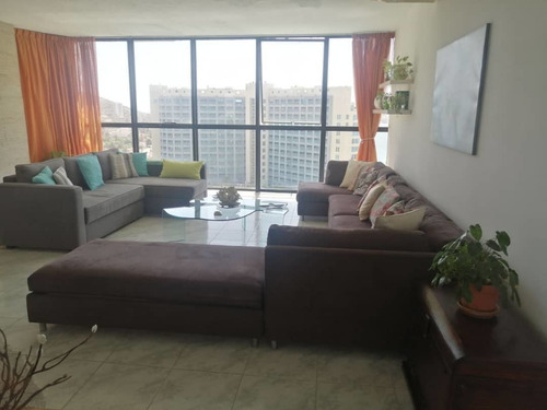 Bello Apartamento Con Vista Mar. Playa Moreno.