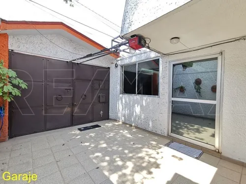 Casa De 215m2t / 347m2c / 4r / 3.5b / 1a / Vigilancia