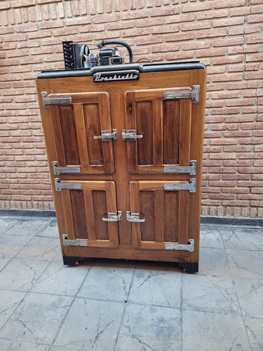 Antigua Heladera De Madera De 4 Puertas Restaurada