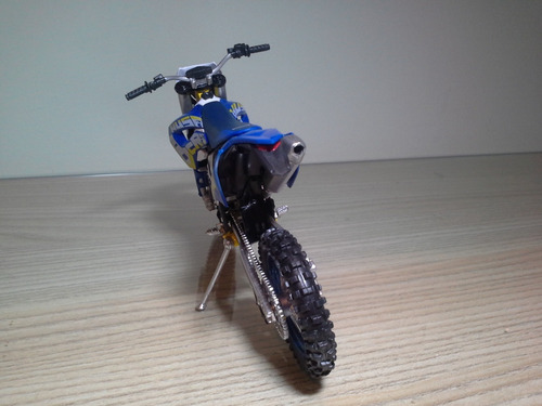 Miniatura Moto Husaberg 390 Fe390 Trilha Sem Caixa 1:12 18cm