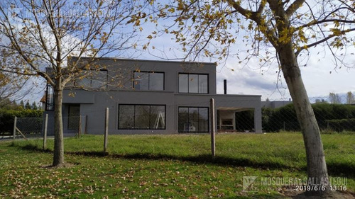Imagen 2 de 10 de Venta - Santa Catalina A Estrenar 3 Dorm. - Tigre