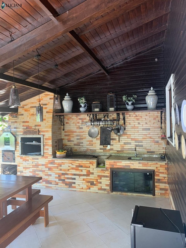 Imagem 4 de 24 de Belíssima Chácara Alto Padrão Com 03 Dormitórios Em Tijucas! - Ch00005 - 70008434