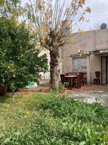 Imagen 7 de 8 de Casa De 2 Dormitorios Con Patio En Venta En La Plata