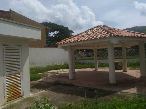 Town House En Venta En Obra Gris Ubicado En Residencias Vista Al Golf Urb Villas De San Diego Country Club. St