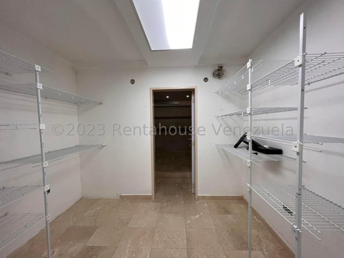 Casa Townhouse En Venta De 4 Niveles En Cantarrana Cocina Empotrada Piso De Mármol Parrillera Seguridad Nela 24-8827