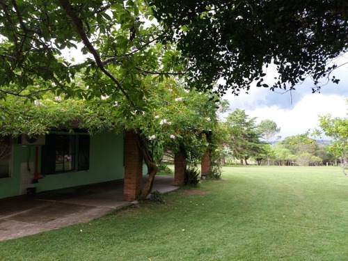 Casa De Campo Con Piscina Climatizada Y Cerrada