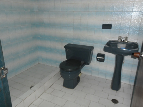 Imagen 7 de 13 de Excelente Casa Con Oficina Y Galpón Para Negocio