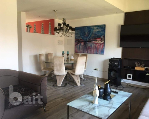 Imagen 10 de 15 de Venta Casa En Villa Belgrano 3 Dormitorios Con Pileta