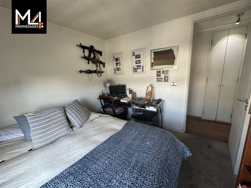 Amplio Departamento De 4 Dorm. En Calle Tranquila