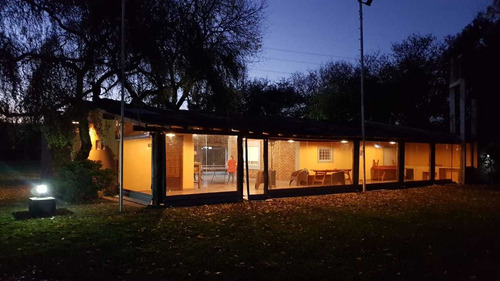 Alquiler Casa Quinta 7000m2 1er Nivel Eventos Fiestas Hospedaje Padel Con Iluminacion Piscina Futbol Quincho 200m2 Parrilla. Excelente Ubicación S/ Asfalto Porton Automatico Parking