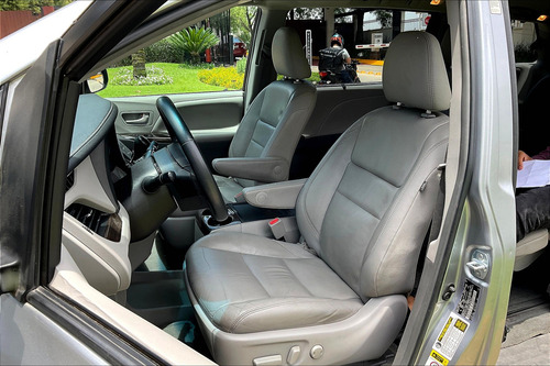 Toyota Sienna 3.5 Xle Piel At