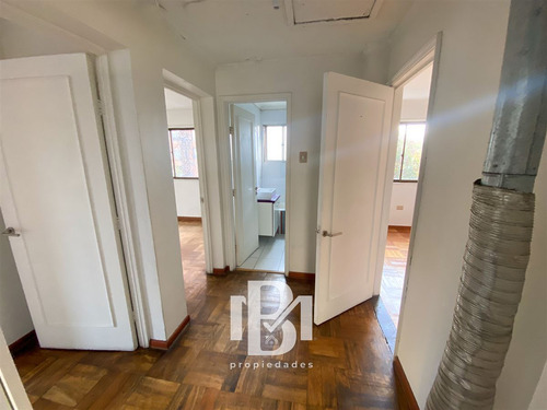 Casa En Venta De 3 Dorm. En Las Condes