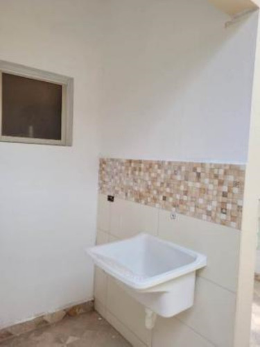 Imagem 7 de 9 de Casa No Bairro Jequitibá, Em Itanhaém, Litoral Sul De São Paulo, Localizada No Lado Praia À 500 Metros Do Mar. Imóvel Com 186 M² De Terreno Sendo 85,5 M² De Área Construída. Possui Piscina Com Cascata