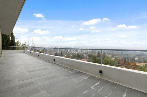 Casa En Arriendo De 7 Dorm. En Lo Barnechea
