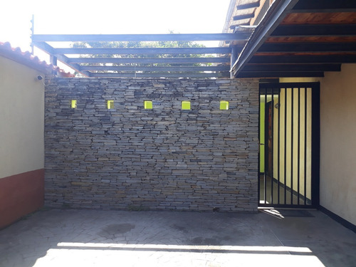Imagen 2 de 25 de Comoda Casa En Conjunto Cerrado