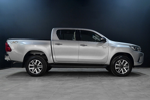 Imagen 9 de 15 de Toyota Hilux 4×4 D/c Srx 2.8 Tdi 6 At 2016