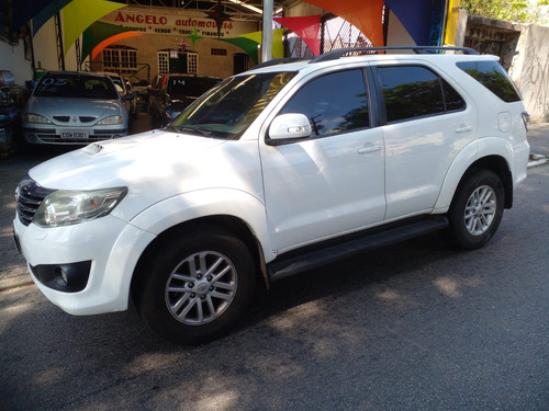 Toyota Hilux SW4 3.0 Srv 7l 4x4 Aut. 5p