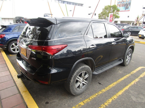 Imagen 15 de 15 de Toyota Fortuner Srv