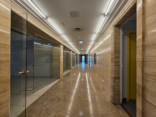 Oficina En Alquiler 250m2