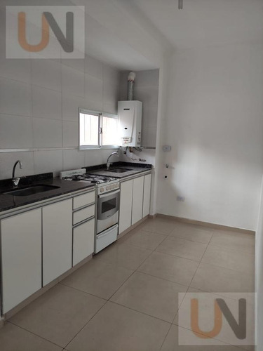 Imagen 5 de 11 de Departamento - Barrio Sur