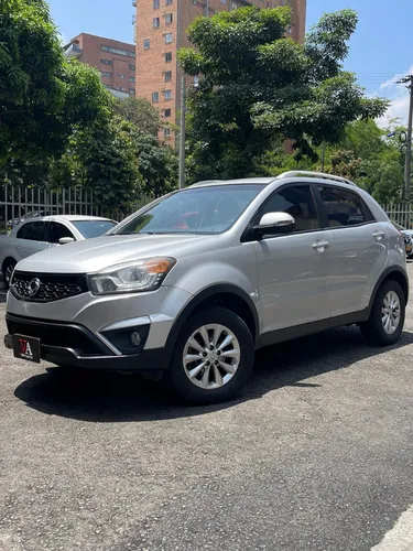 SsangYoung Korando 2.0 gasolina 4x2 m/t