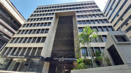 LG Alquilo Amplia Y Funcional Oficina En El Rosal, En La Av. Venezuela Zona Financiera Por Excelencia