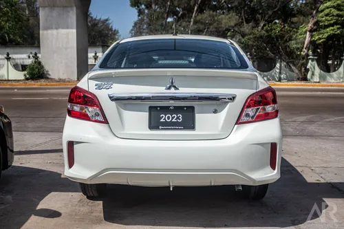 Mitsubishi Mirage 1.2 G4 GLX Cvt