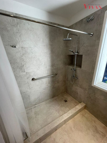 Casa En Arriendo De 6 Dorm. En Providencia