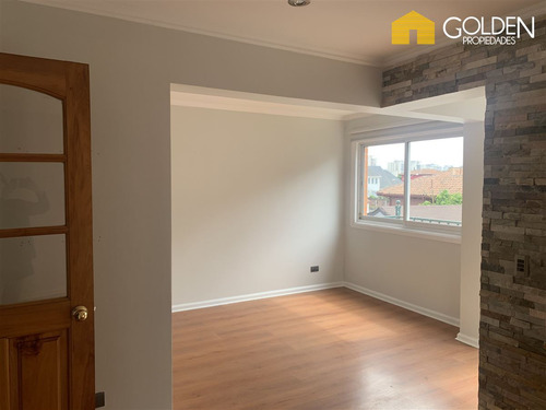 Casa En Venta De 7 Dorm. En Concón