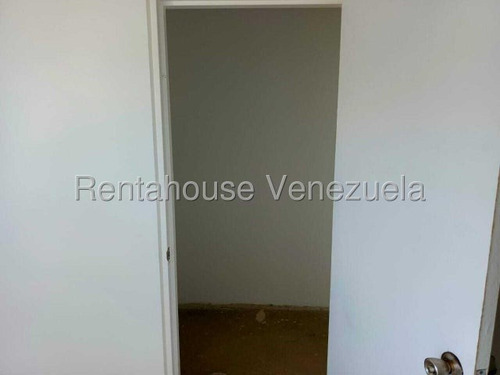 Apartamento A Estrenar En Obra Gris En Venta En Macaracuay 25-14164 Cs
