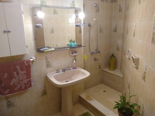 Imagen 5 de 16 de Casa Muy Completa En Parque Chacabuco