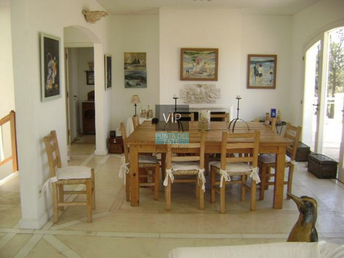 Vendo Hermosa Casa En Laguna Blanca- Ref: 185