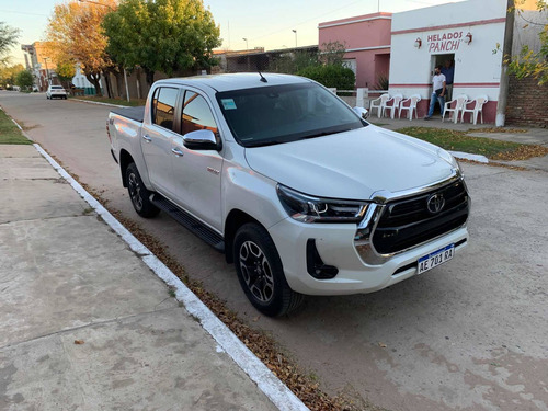 Imagen 3 de 7 de Toyota Hilux 2.8 Dc Srx 204cv At
