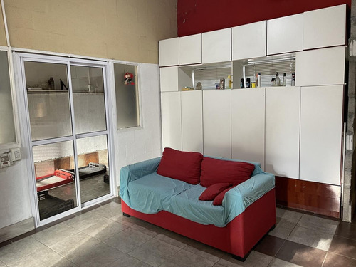 Imagen 5 de 19 de Venta Casa Con 2 Departamentos A Mts Del Acceso Oeste - La Reja Norte