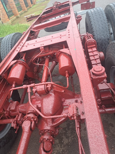 L-2213 3-eixos 6x4 Tora Florestal