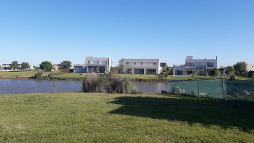 Imagen 2 de 3 de Lote En Venta A La Laguna Amplia Vista Canton Islas Al 200