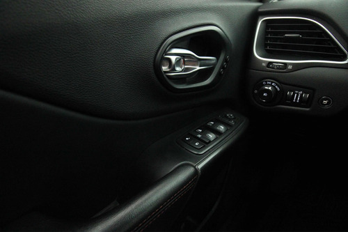 Jeep Cherokee 3.3l Trailhawk At