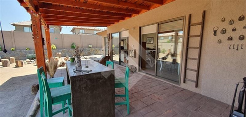 Imagen 4 de 18 de Casa En Venta De 3 Dorm. En Colina
